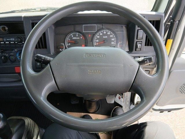 Isuzu ELF TRUCK 2013-03 8311094-15