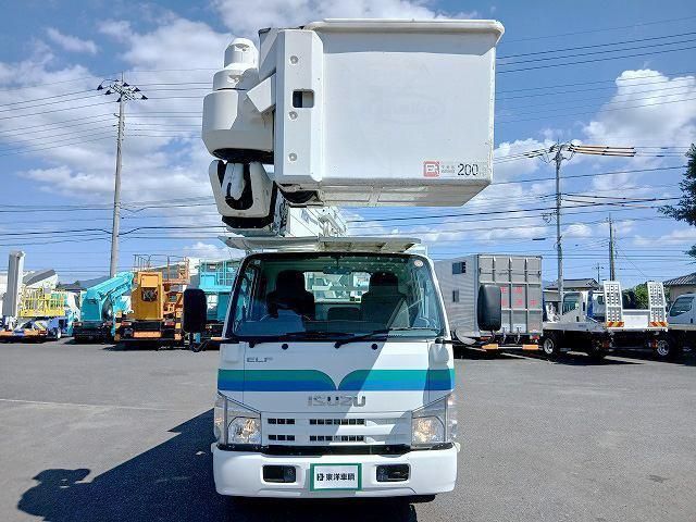 Isuzu ELF TRUCK 2013-03 8311094-1