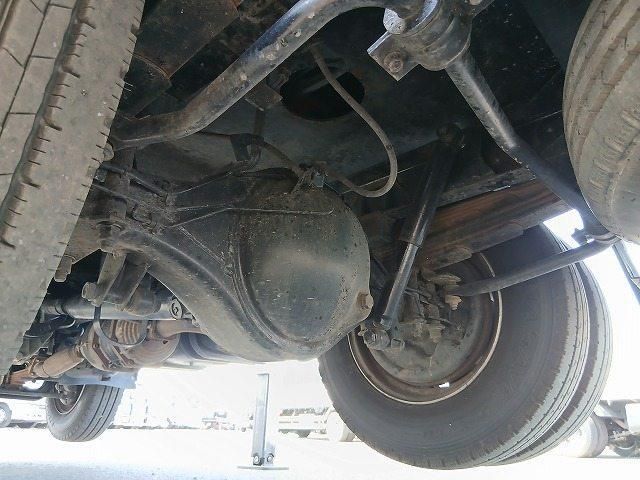 Isuzu ELF TRUCK 2013-03 8311094-22