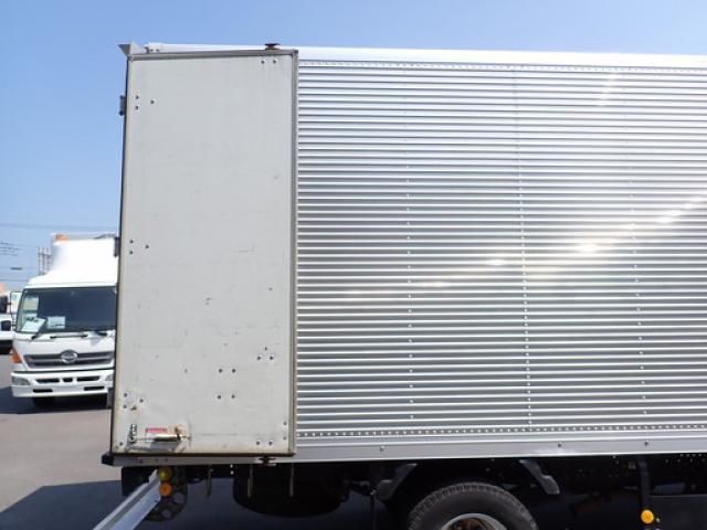 Isuzu ELF TRUCK 2016-05 8311098-9