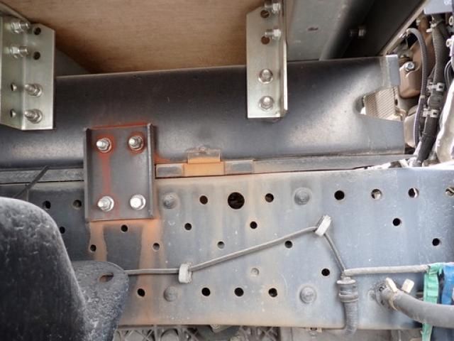 Isuzu ELF TRUCK 2016-05 8311098-21