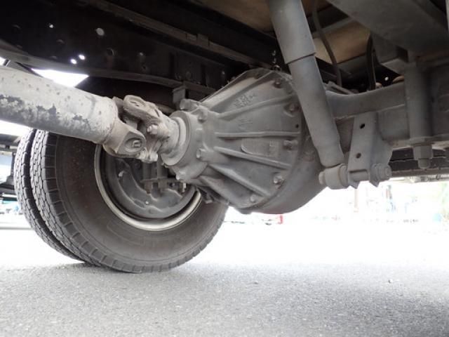 Isuzu ELF TRUCK 2016-05 8311098-28