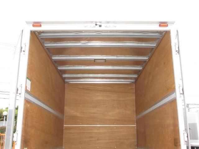 Isuzu ELF TRUCK 2021-04 8311093-22