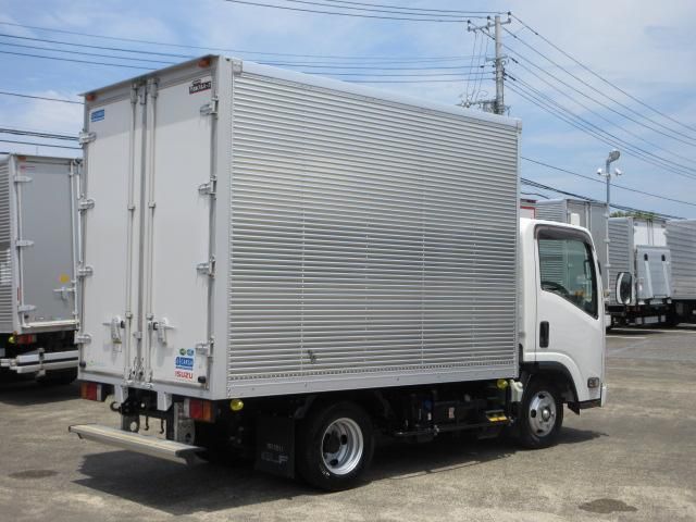 Isuzu ELF TRUCK 2021-04 8311093-2