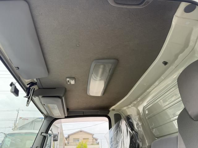 Isuzu ELF TRUCK 2016-11 8311091-15