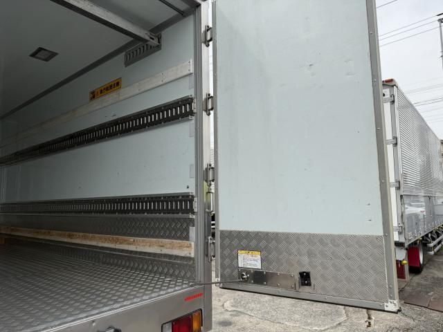 Isuzu ELF TRUCK 2016-11 8311091-7