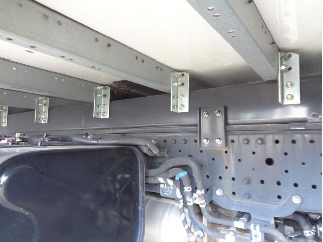 Isuzu ELF TRUCK 2020-05 8311092-15