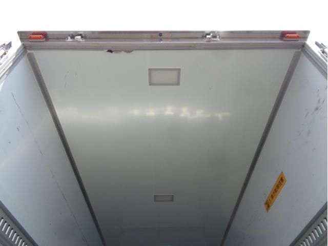 Isuzu ELF TRUCK 2020-05 8311092-5