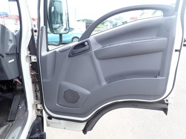 Isuzu ELF TRUCK 2016-03 8311096-25