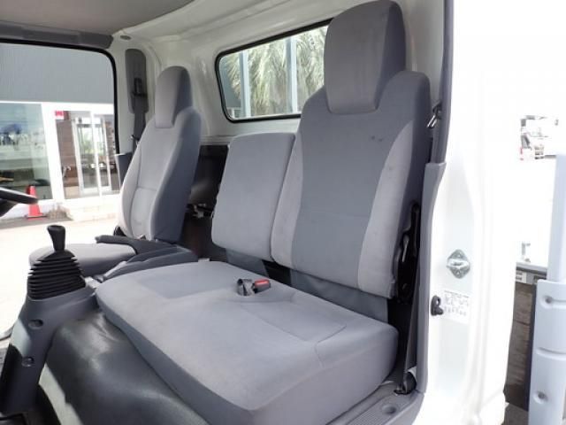 Isuzu ELF TRUCK 2016-03 8311096-27