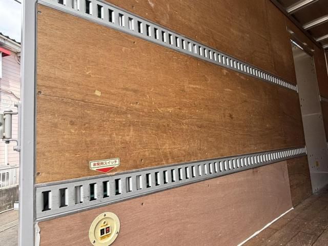Isuzu ELF TRUCK 2016-10 8311100-12