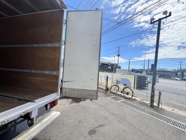Isuzu ELF TRUCK 2016-10 8311100-17