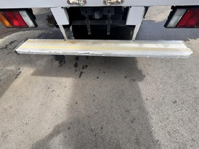 Isuzu ELF TRUCK 2016-10 8311100-18