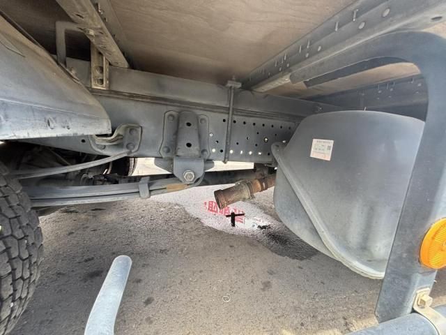 Isuzu ELF TRUCK 2016-10 8311100-28