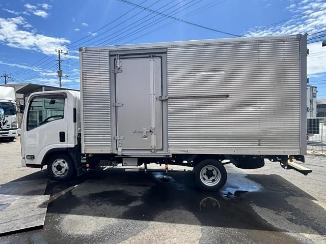 Isuzu ELF TRUCK 2016-10 8311100-7
