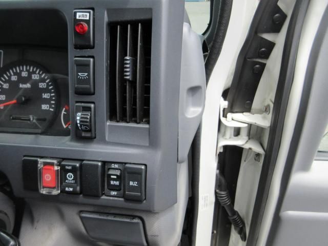 Isuzu ELF TRUCK 2018-02 8311104-9