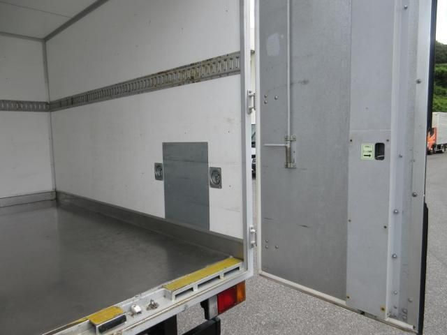 Isuzu ELF TRUCK 2018-02 8311104-24