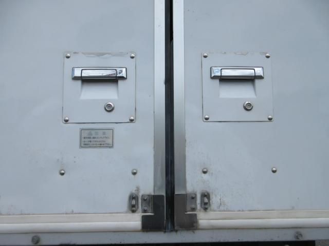 Isuzu ELF TRUCK 2018-02 8311104-26