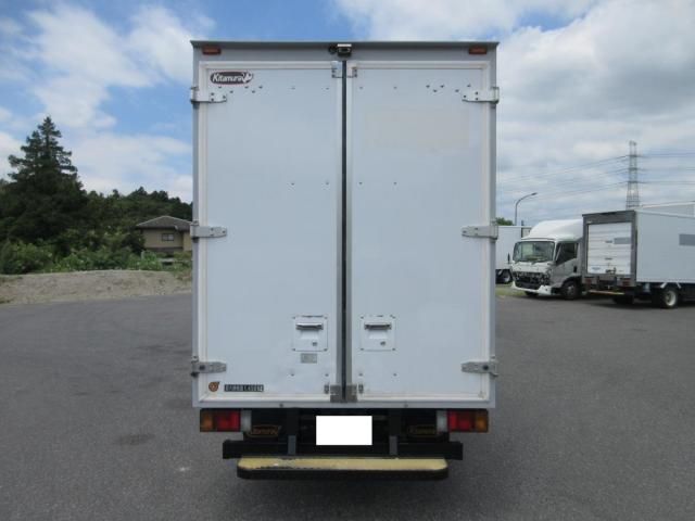 Isuzu ELF TRUCK 2018-02 8311104-4