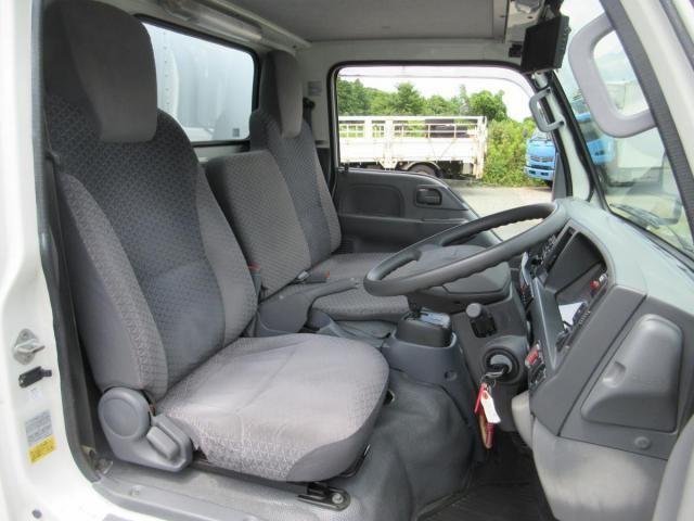 Isuzu ELF TRUCK 2018-02 8311104-6