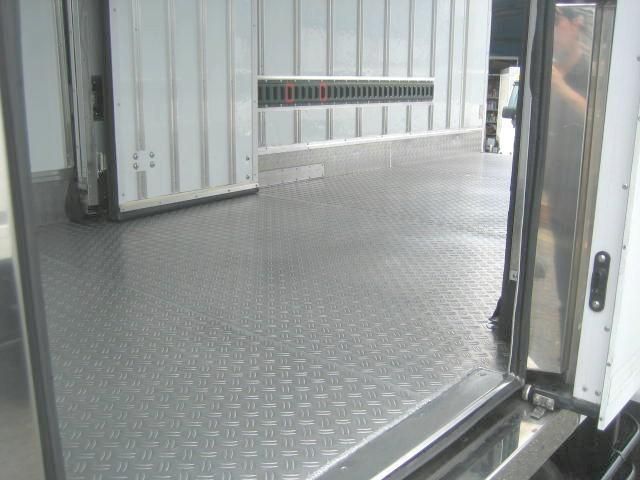 Isuzu ELF TRUCK 2019-02 8311095-11