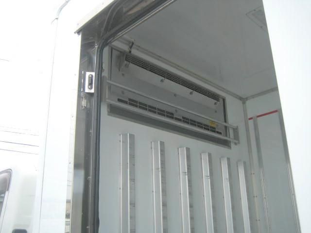 Isuzu ELF TRUCK 2019-02 8311095-12