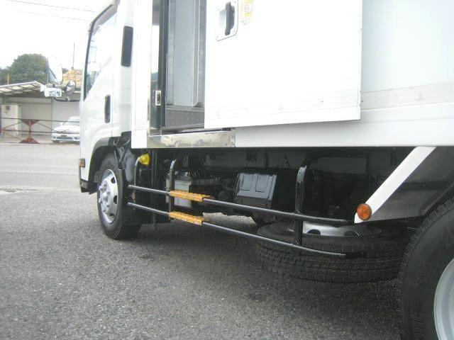 Isuzu ELF TRUCK 2019-02 8311095-14