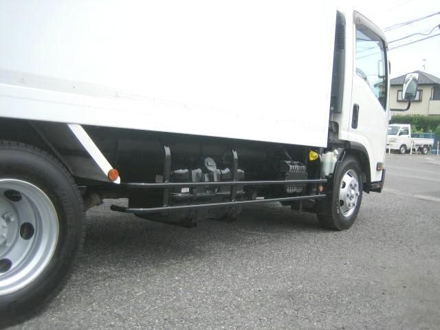 Isuzu ELF TRUCK 2019-02 8311095-16