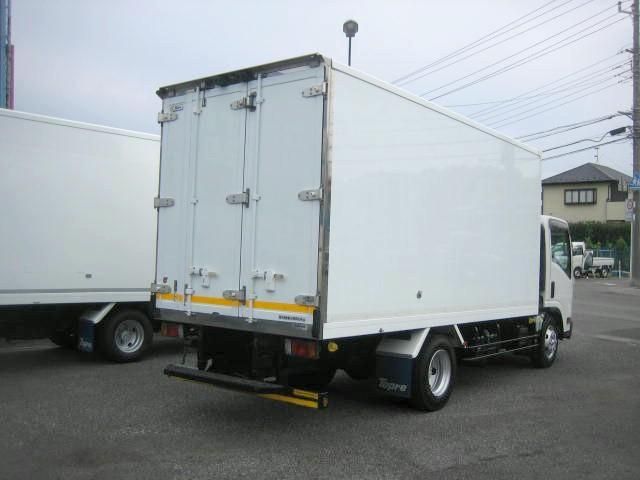 Isuzu ELF TRUCK 2019-02 8311095-2