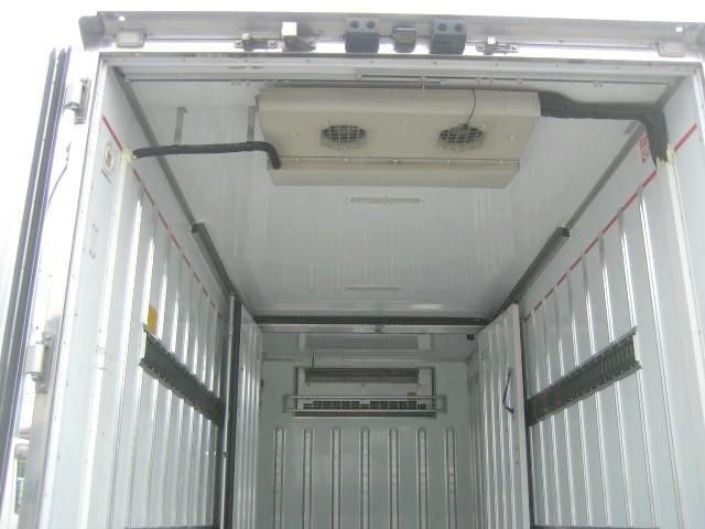 Isuzu ELF TRUCK 2019-02 8311095-7