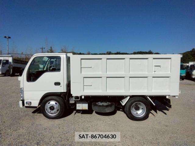 Isuzu ELF TRUCK 2009-11 8335693-4