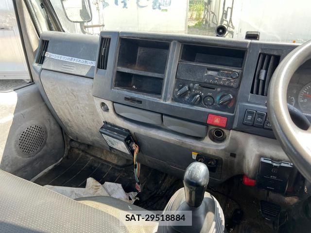 Isuzu ELF TRUCK 2007-04 8335716-6