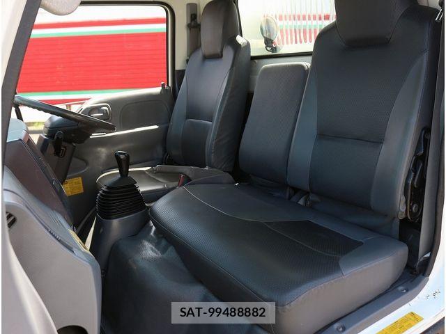 Isuzu ELF TRUCK 2011-05 8335703-26