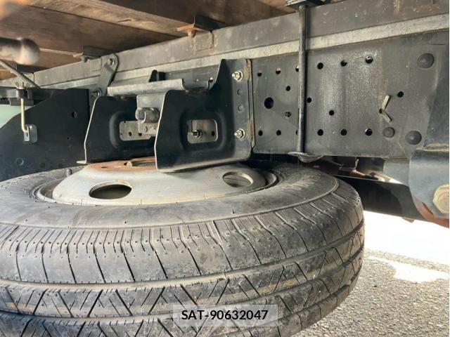 Isuzu ELF TRUCK 2018-02 8335700-12