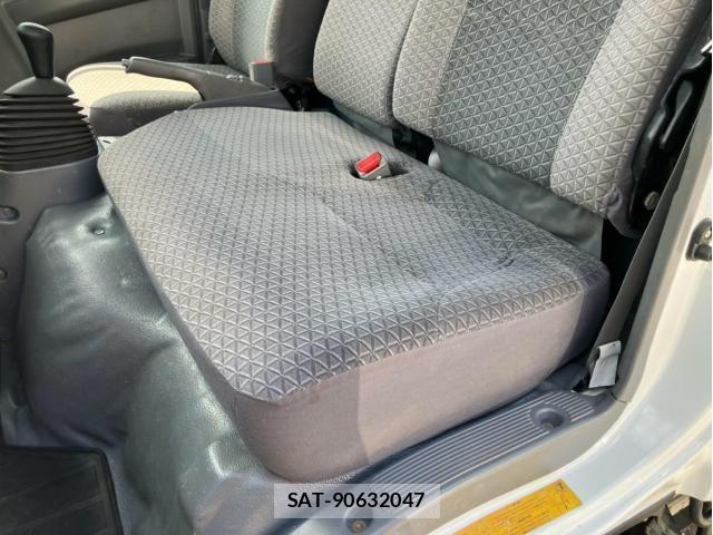 Isuzu ELF TRUCK 2018-02 8335700-17