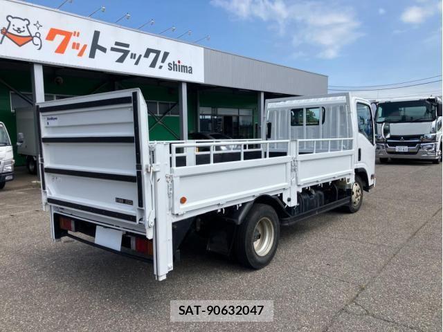 Isuzu ELF TRUCK 2018-02 8335700-2