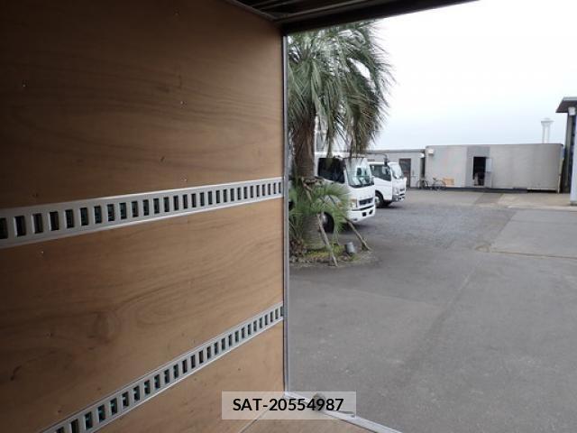 Isuzu ELF TRUCK 2023-09 8335683-19