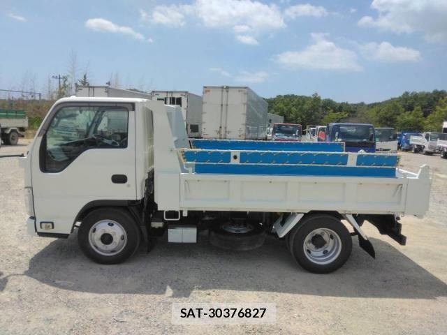 Isuzu ELF TRUCK 2013-11 8335696-4