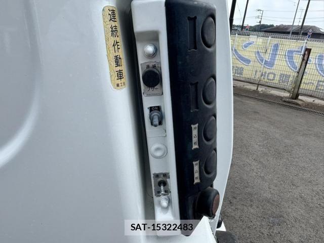 Isuzu ELF TRUCK 2014-09 8335685-12
