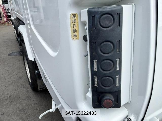 Isuzu ELF TRUCK 2014-09 8335685-13