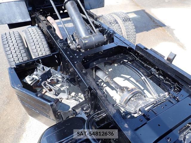 Isuzu ELF TRUCK 2015-09 8335689-17