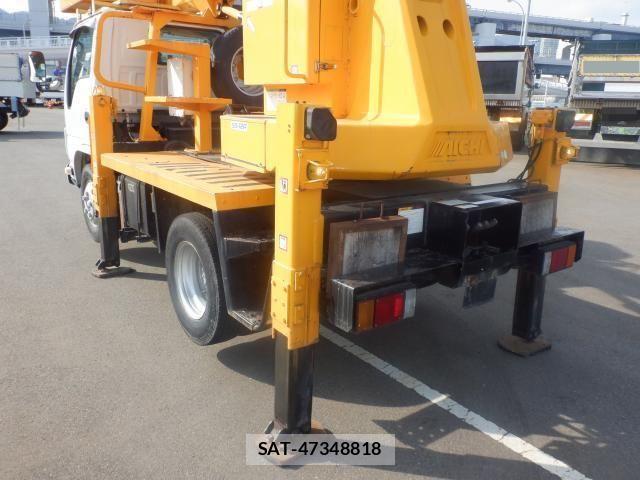 Isuzu ELF TRUCK 2010-06 8335704-8