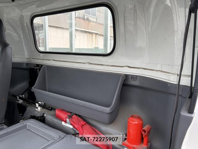Isuzu ELF TRUCK 2020-06 8334519-17