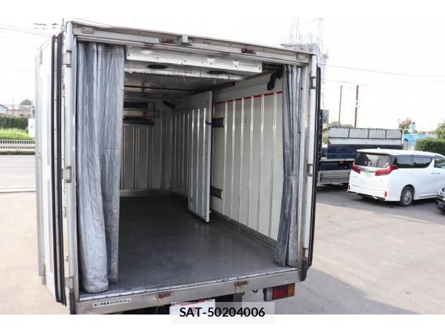 Isuzu ELF TRUCK 2012-06 8335710-9