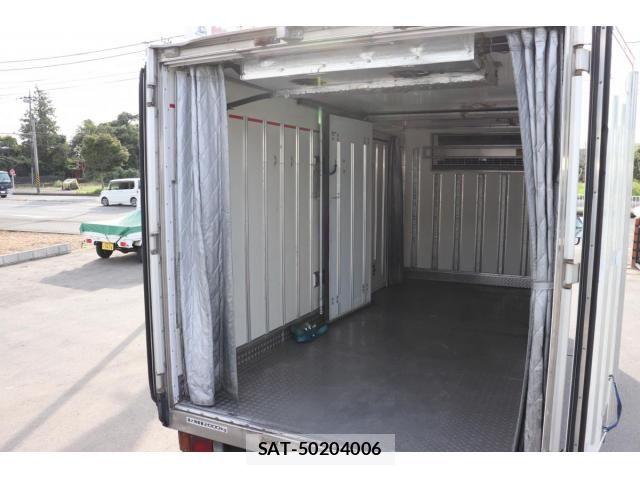 Isuzu ELF TRUCK 2012-06 8335710-10