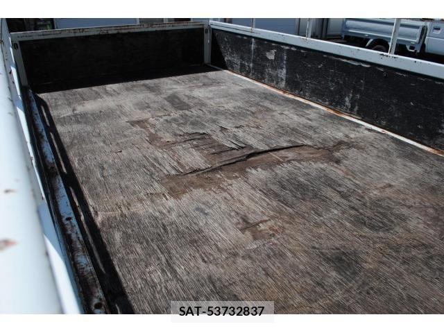 Isuzu ELF TRUCK 2010-05 8335709-11