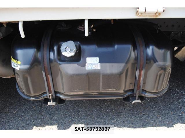 Isuzu ELF TRUCK 2010-05 8335709-22