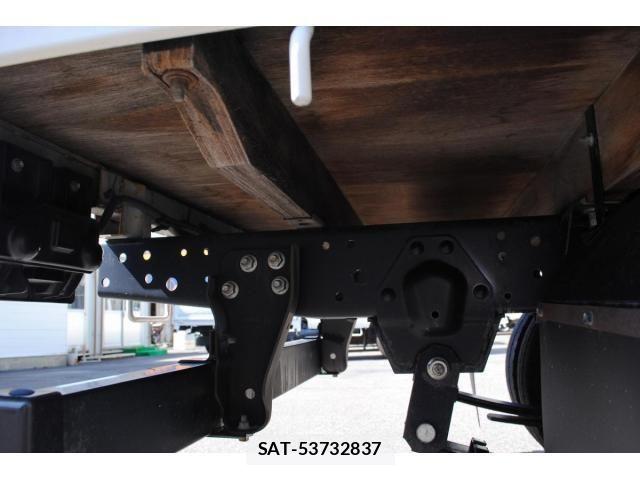 Isuzu ELF TRUCK 2010-05 8335709-23