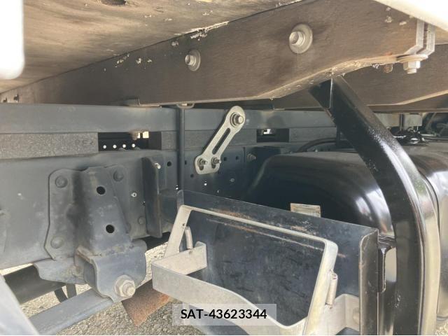 Isuzu ELF TRUCK 2018-06 8335701-12