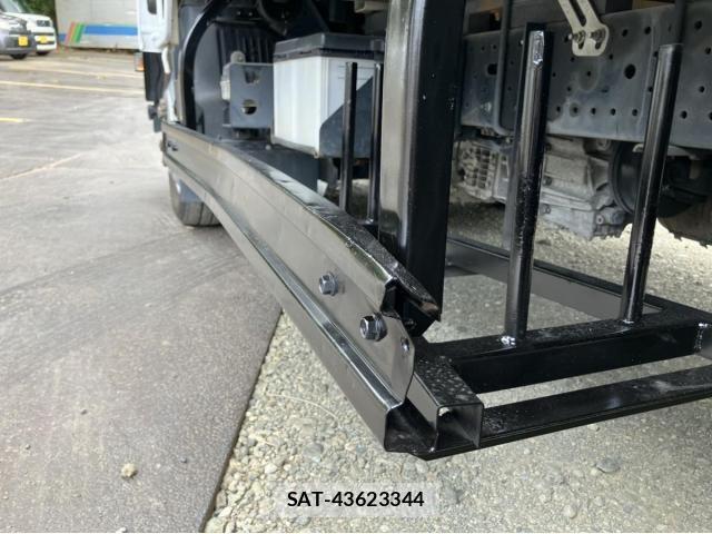Isuzu ELF TRUCK 2018-06 8335701-28